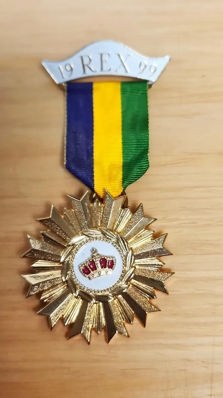 Rex 1999 Men's Membership Ducal Pin Badge New Orleans Mardi Gras Krewe Favor fa9
